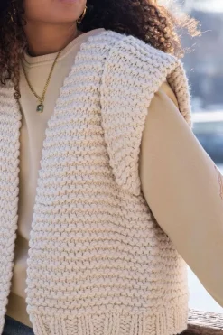 Beige Grof Gebreid Gilet Met Schoudervulling