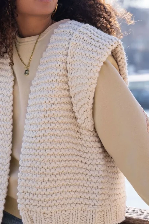 Beige Grof Gebreid Gilet Met Schoudervulling