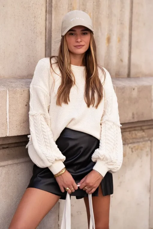 Beige Trui Met Jacquard Mouwen