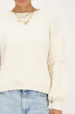 Beige Trui Met Jacquard Mouwen