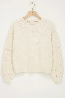 Beige Trui Met Jacquard Mouwen