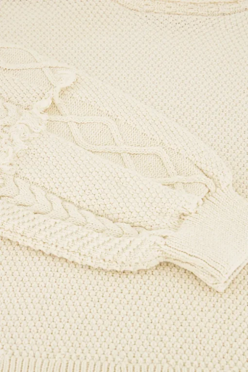 Beige Trui Met Jacquard Mouwen