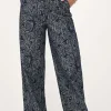 Blauwe Denim Jeans Met Rozen