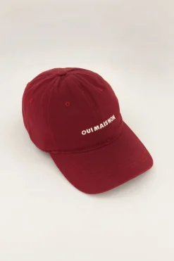 Burgundy Pet "Oui Mais Non"