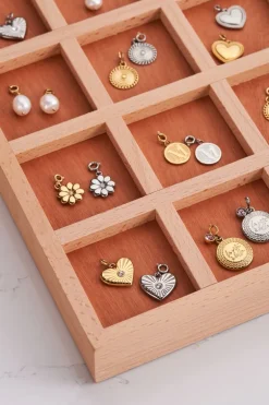 Custom Bedel Hart Met Strass Steentje
