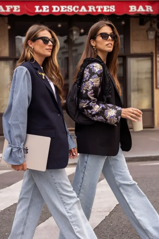 Donkerblauwe Blazer Met Gestreepte Mouwen