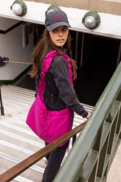 Fuchsia Shopper Met Ruffles
