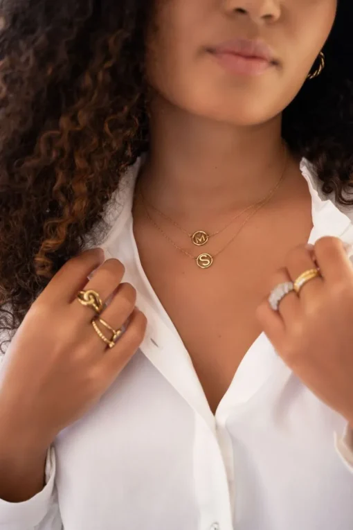 Ketting Met Initial In Ronde Bedel