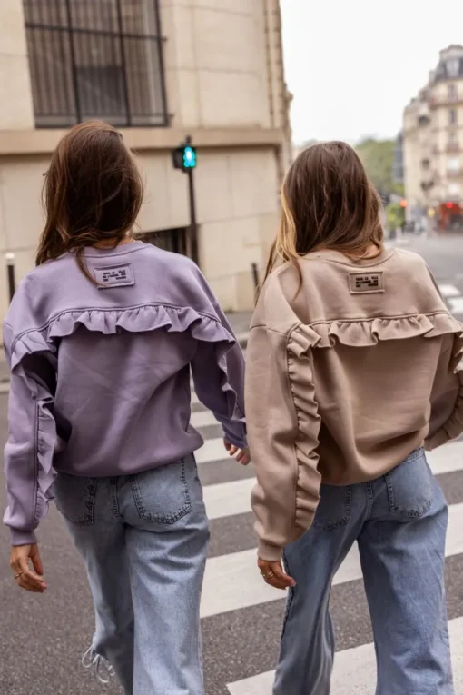 Lila Sweater Met Ruffle En Patch