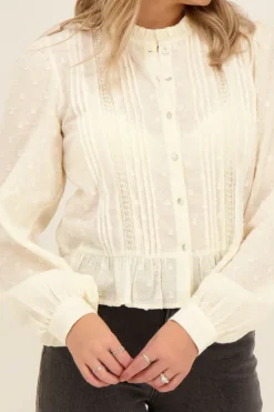 Off-white Jacquard Blouse Met Ruffles
