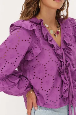 Paarse Blouse Met All-over Embroidery En Strikjes