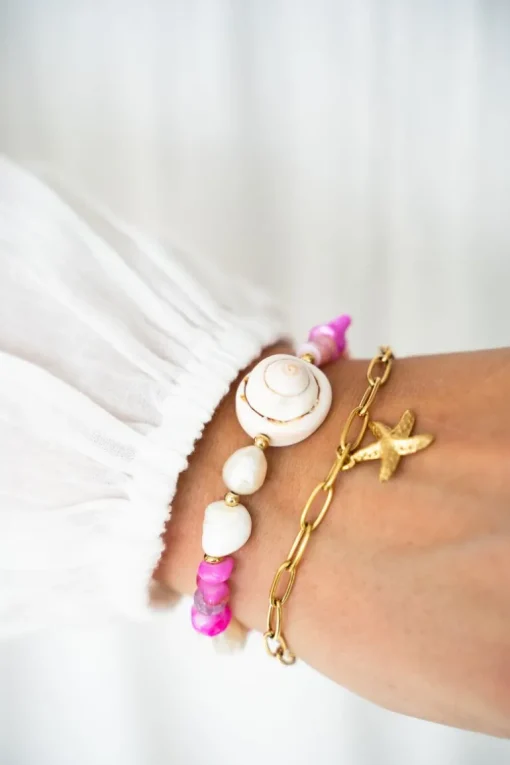 Parelarmband Met Roze Kralen En Schelp