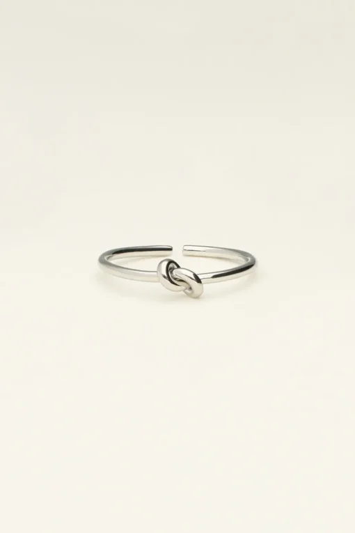 Ring Met Knoop