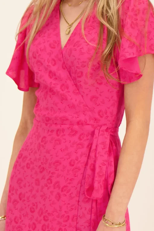 Roze Midi Wikkeljurk Met Rode Bloemenprint
