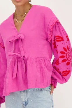 Roze Mousseline Blouse Met Embroidery En Strikjes