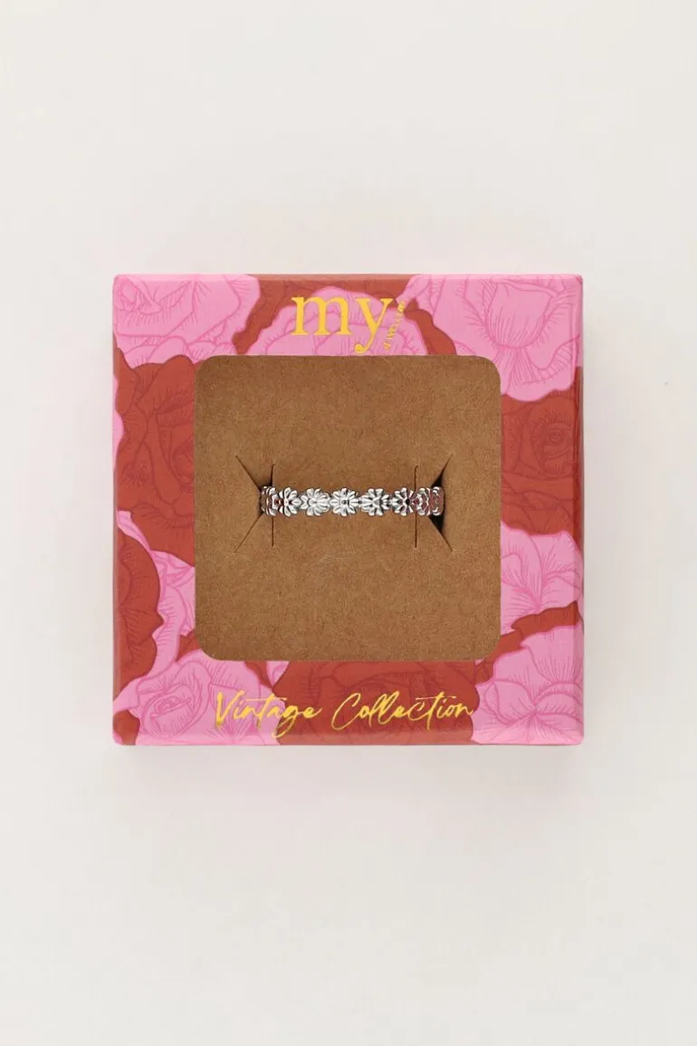 Vintage Ring Met Kleine Bloemetjes