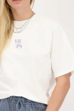 Wit T-shirt Met Blauwe Denim Fotoprint Muse