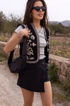 Zwart Gilet Met Crème Embroidery