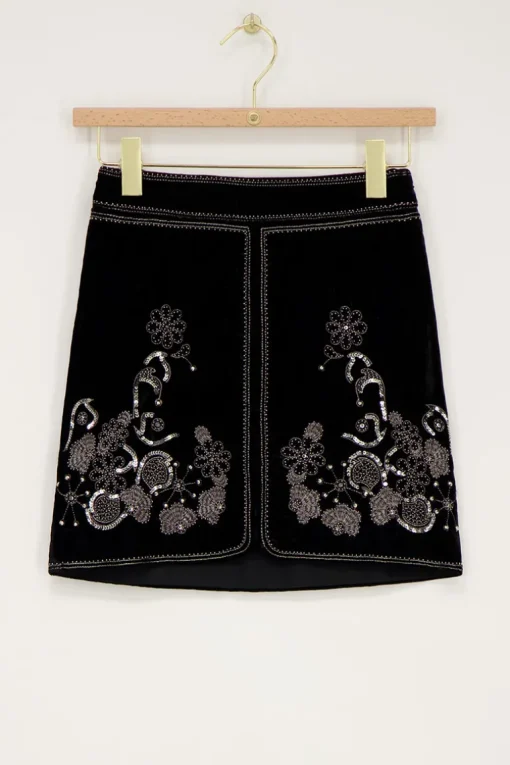 Zwart Velvet Rok Met Zilveren Embroidery