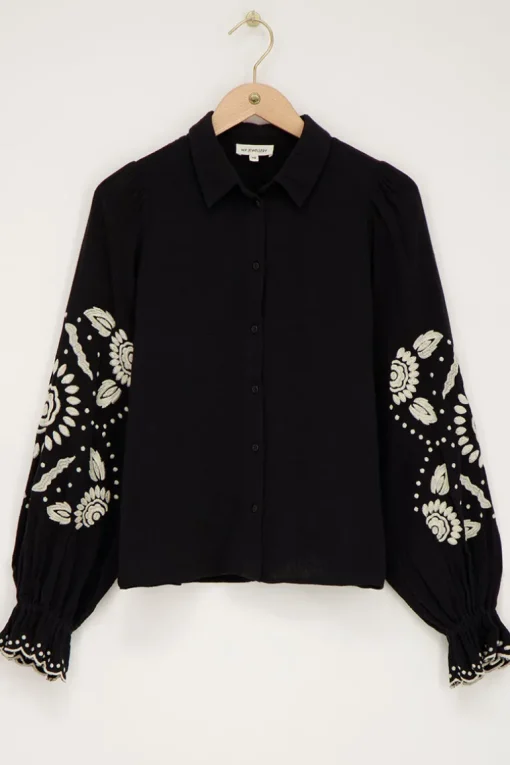 Zwarte Blouse Met Beige Embroidery