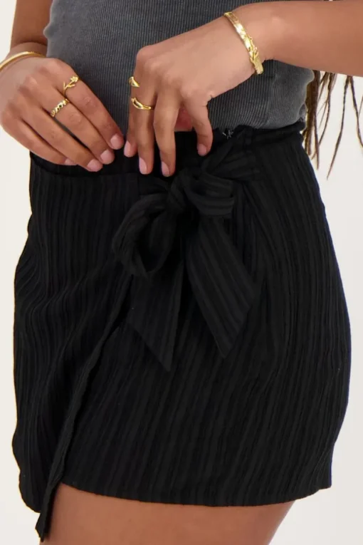 Zwarte Crinkle Skort Met Overslag