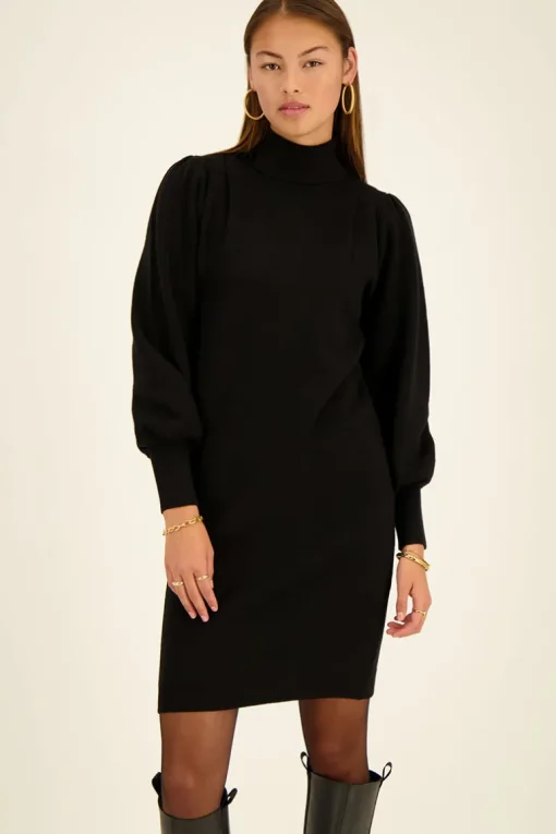 Zwarte Jurk Met Pofmouwen En Col