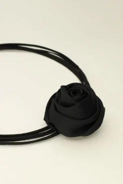 Zwarte Koord Choker Met Satijnen Bloem