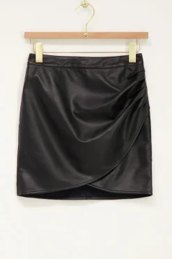 Zwarte Leatherlook Rok Met Plooien