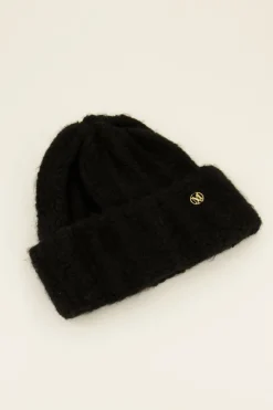 Zwarte Muts Met Brede Kabels