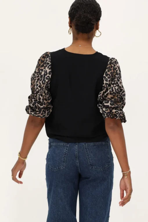 Zwarte Top Met Panterprint Mouwtjes