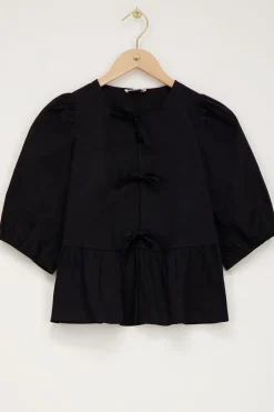 Zwarte Top Met Strikjes En Pofmouwen