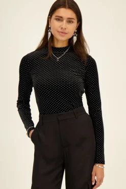 Zwarte Top Met Studs En Opstaande Kraag