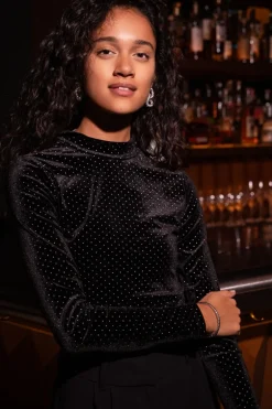 Zwarte Top Met Studs En Opstaande Kraag