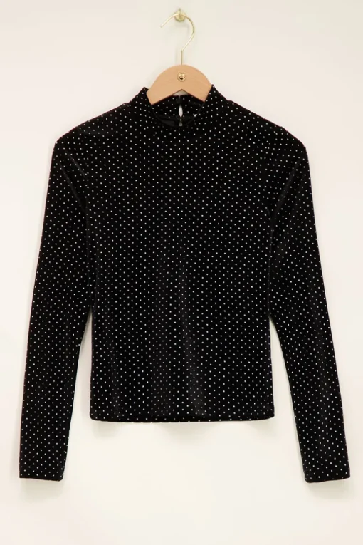 Zwarte Top Met Studs En Opstaande Kraag