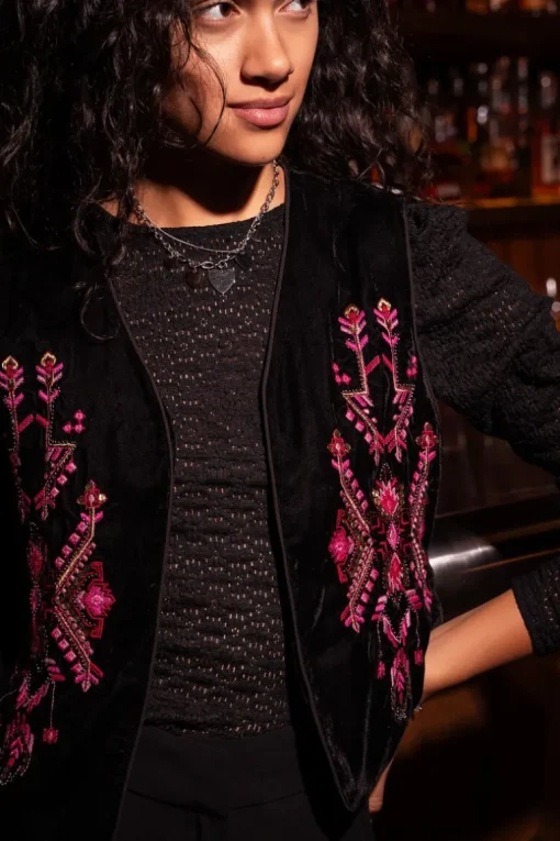 Zwarte Velvet Gilet Met Roze Embroidery