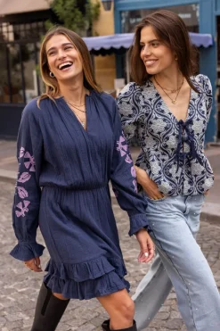 Blauw Chambray Top Met Bloemen Embroidery