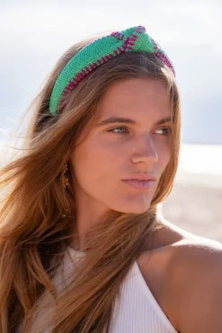 Groene Haarband Met Roze Stiksels