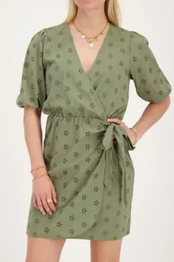 Groene Wikkeljurk Met Bloemen Embroidery