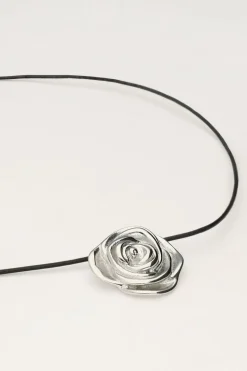 Vintage Zwarte Koord Ketting Met Roos