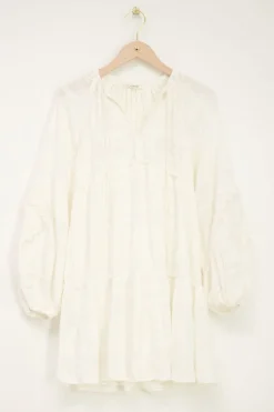Witte Jurk Met Embroidery Mouwen