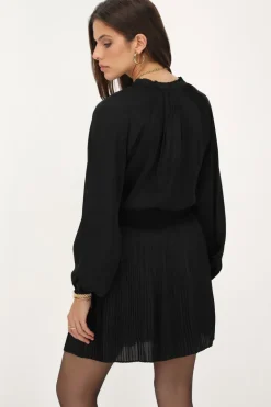 Zwarte Plissé Jurk Satijnen Look